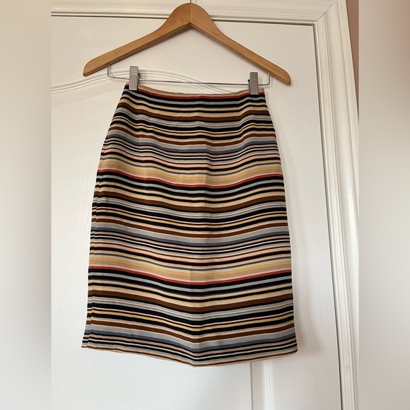 Vintage striped silk high-waisted mini skirt for work or casual wear - Picture 1 of 3